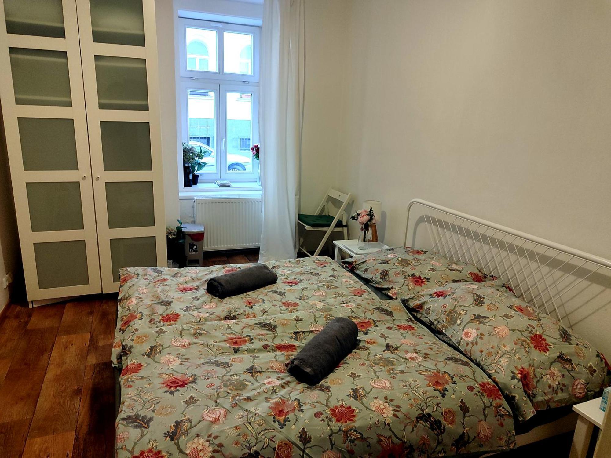 Nice Room With Double Bed In Zizkov - Shared Bathroom Praga Exterior foto