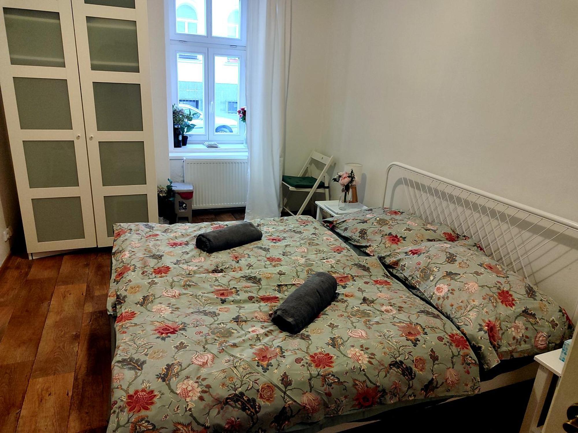 Nice Room With Double Bed In Zizkov - Shared Bathroom Praga Exterior foto